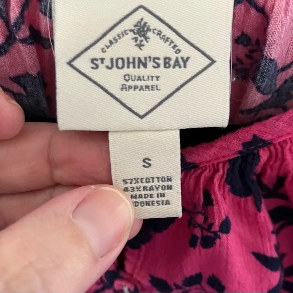 St. John's Bay Small Pink and Dark Navy Floral Blouse - Picture 3 of 10